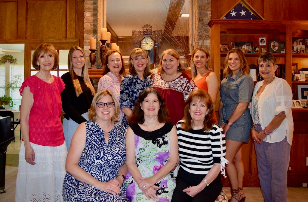 alpha phi dallas and suberban alumnae leadership and committee members gather for brunch for new year planning.